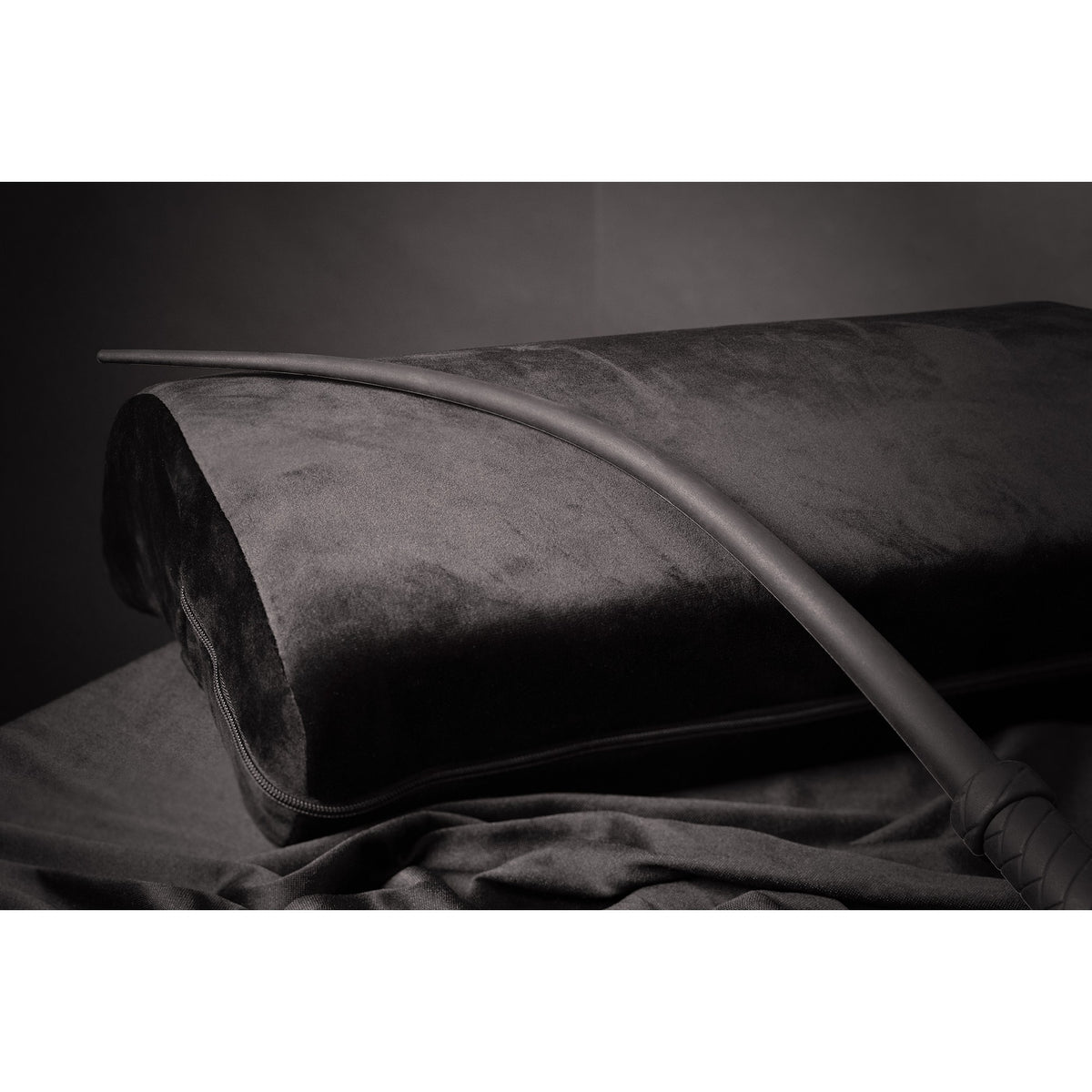 OUCH! SILICONE TAIL WHIP BLACK