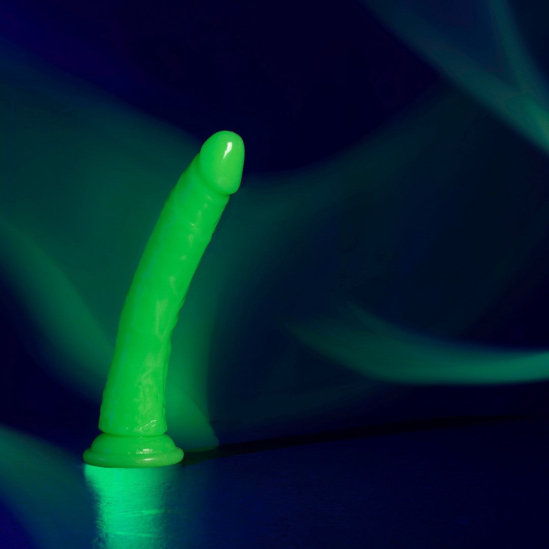 REALROCK SLIM REALISTIC DILDO WITH SUCTION CUP GLOW IN THE DARK 9 /22.5 CM