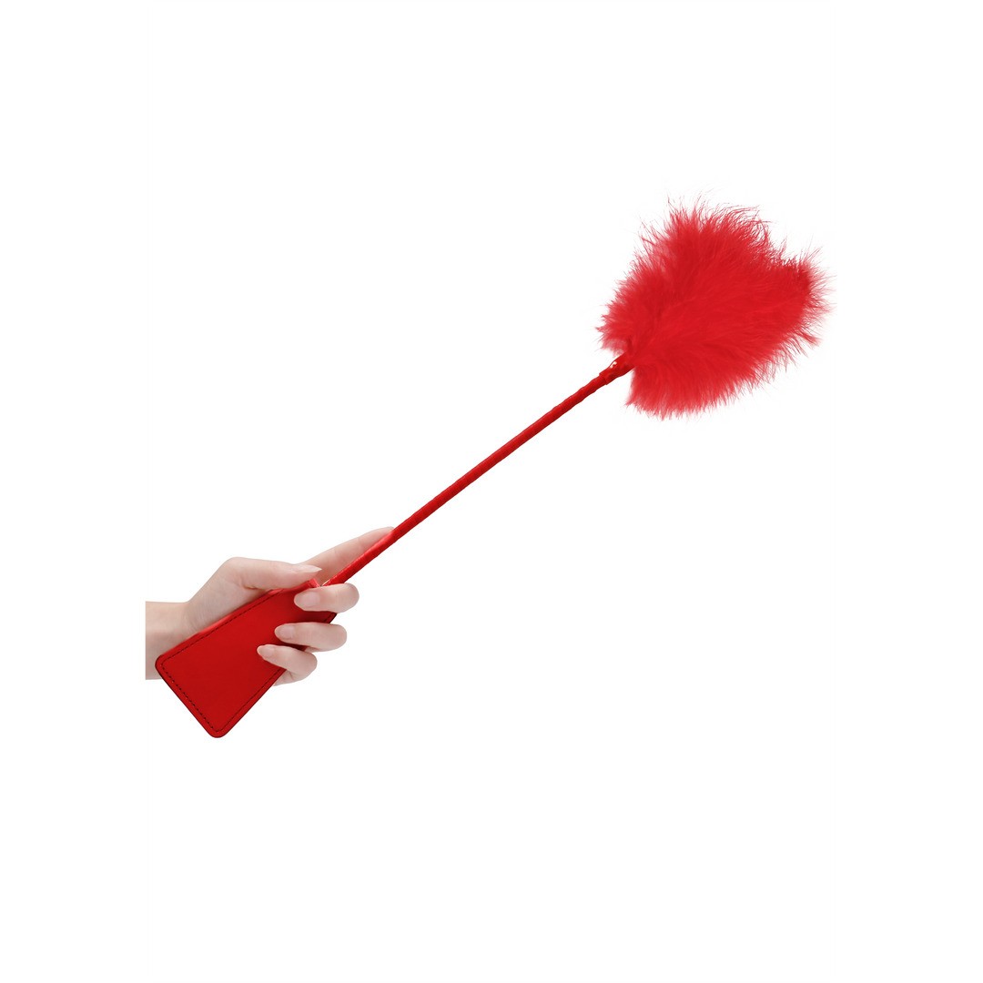ESPANADOR DE PLUMAS COM CHIBATA VERMELHA OUCH!