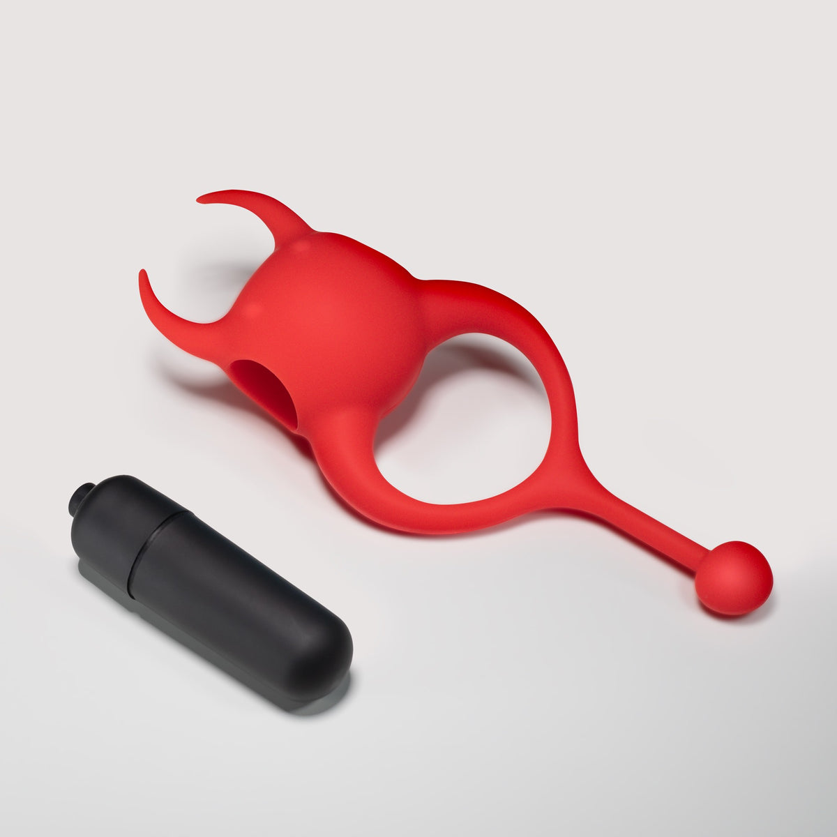 DAEMON ANEL PARA O PÉNIS COM VIBRAÇÃO VERMELHO CRUSHIOUS - Lust Sexshop
